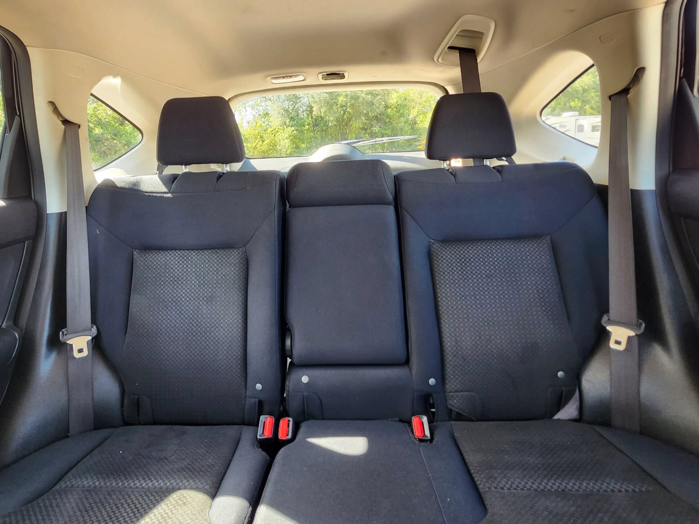 Used 2015 Honda CR-V LX image 18