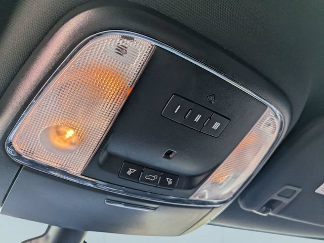 Used 2018 Jeep Grand Cherokee Altitude RWD image 22