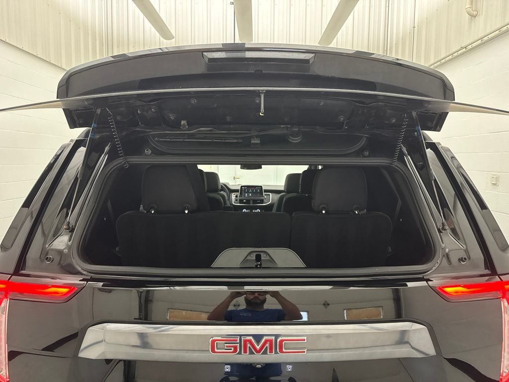 Used 2024 GMC Yukon AT4 w/ Technology Package AWD/4WD image 6