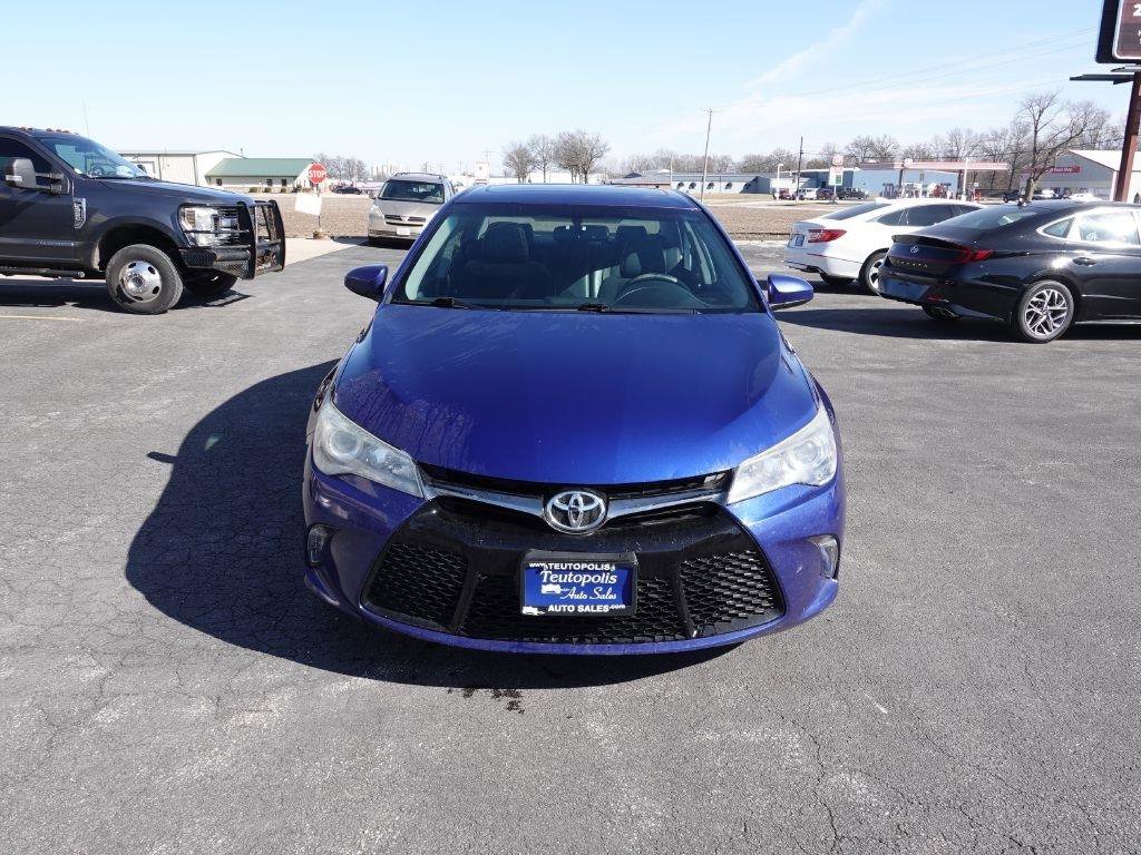 Used 2015 Toyota Camry XSE w/ Moonroof Package image 4