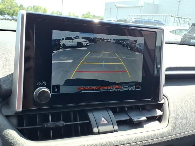Used 2024 Toyota RAV4 LE AWD/4WD image 13