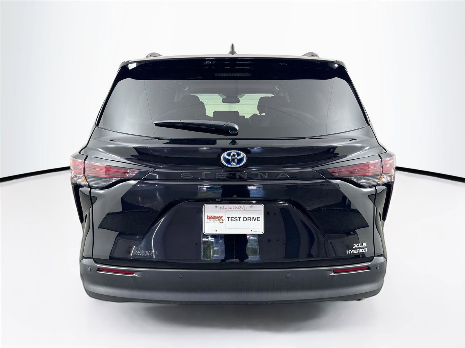 Certified 2023 Toyota Sienna XLE image 7