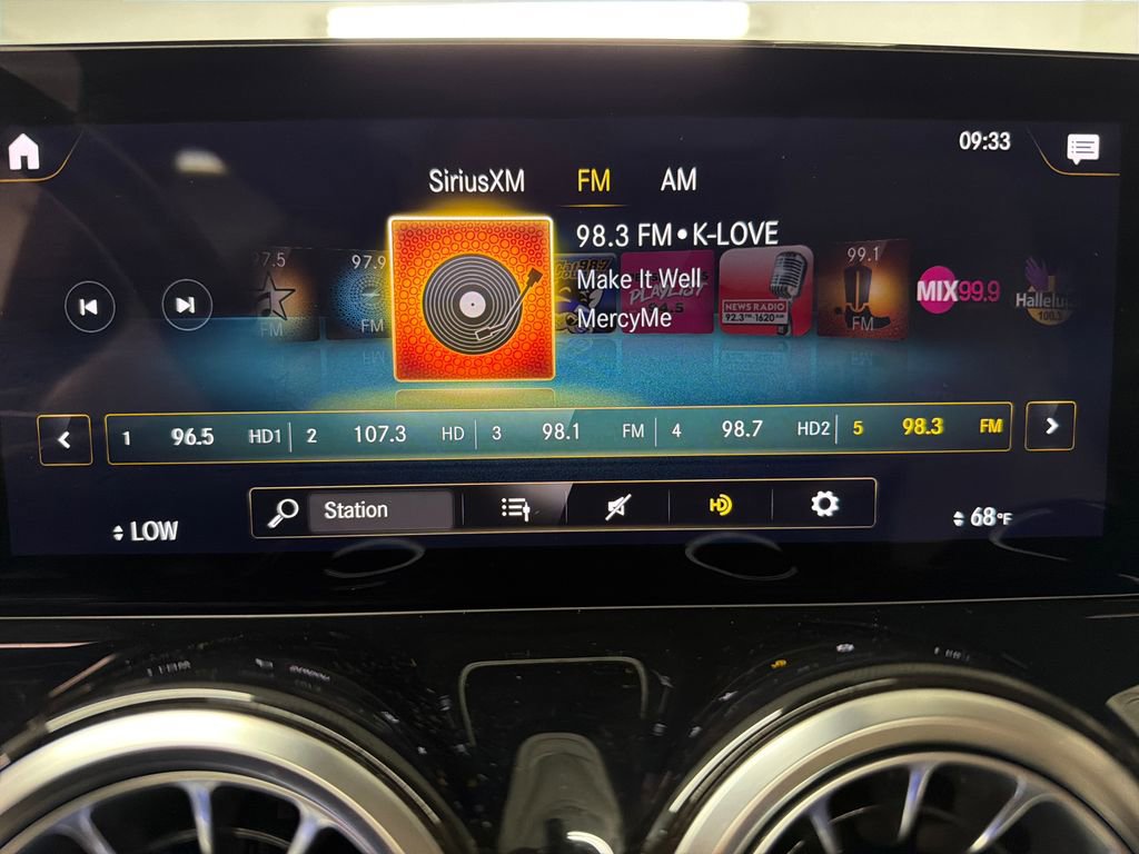 Used 2023 Mercedes-Benz GLB 250 image 25