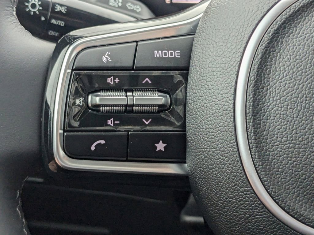 Used 2025 Kia Sorento S w/ Panoramic Sunroof Package FWD image 24