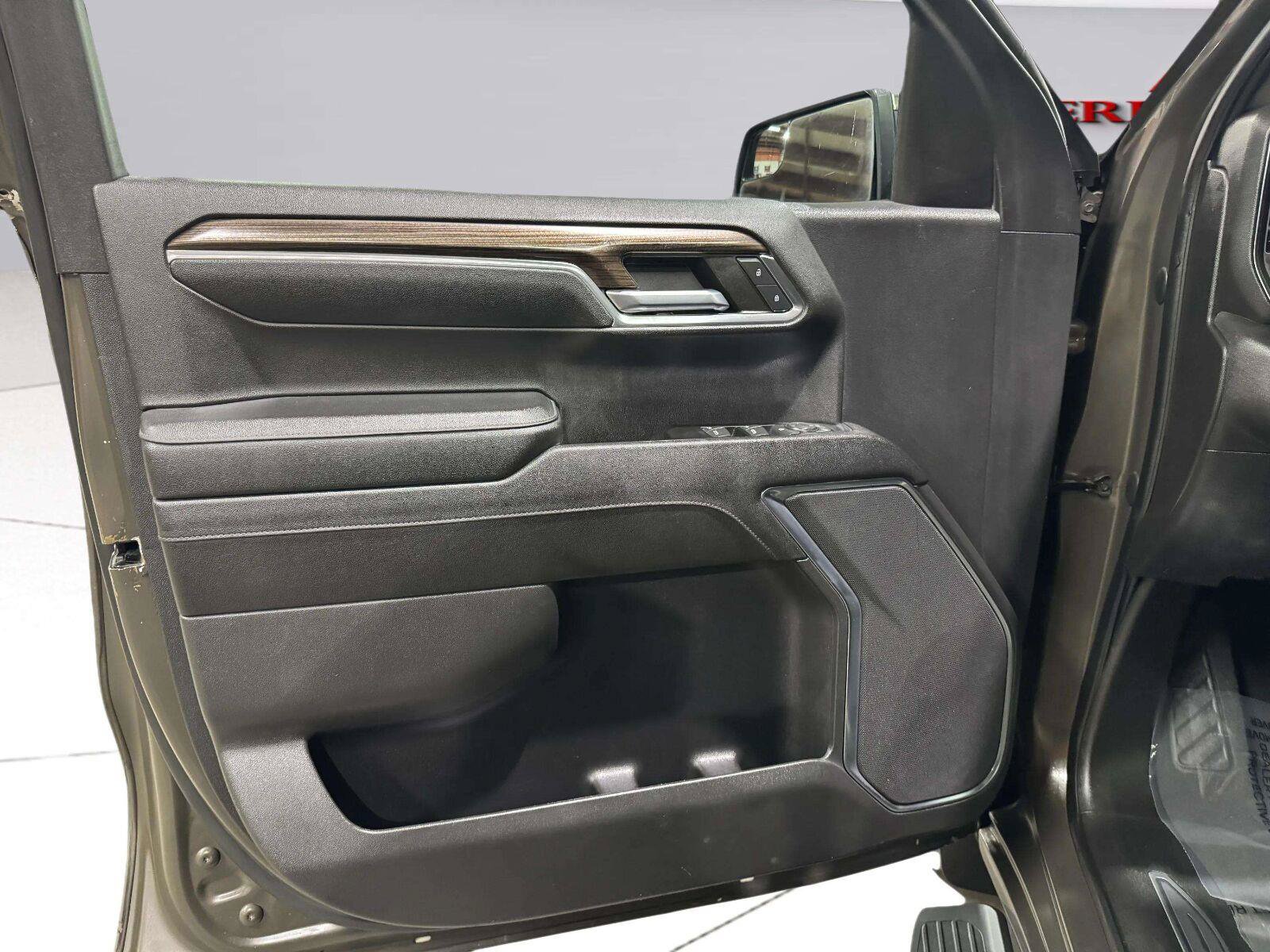 Used 2023 Chevrolet Silverado 1500 LT AWD/4WD image 23