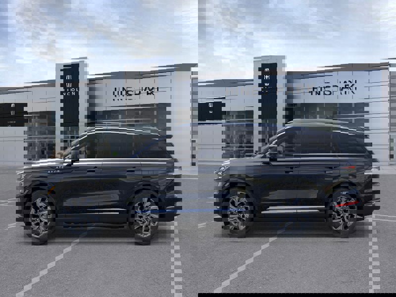 New 2026 Lincoln Aviator AWD image 3