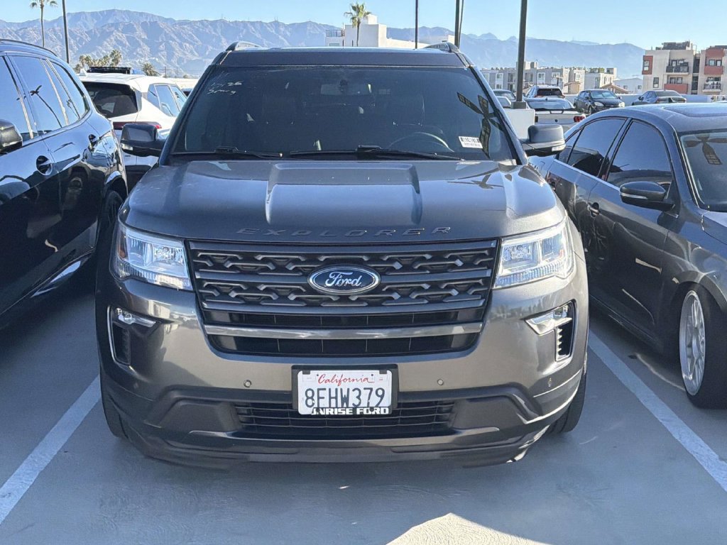 Used 2018 Ford Explorer XLT w/ Equipment Group 202A FWD image 8