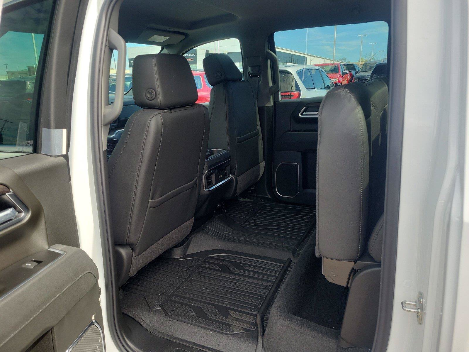 New 2026 GMC Sierra 1500 SLT w/ SLT Premium Package AWD/4WD image 12