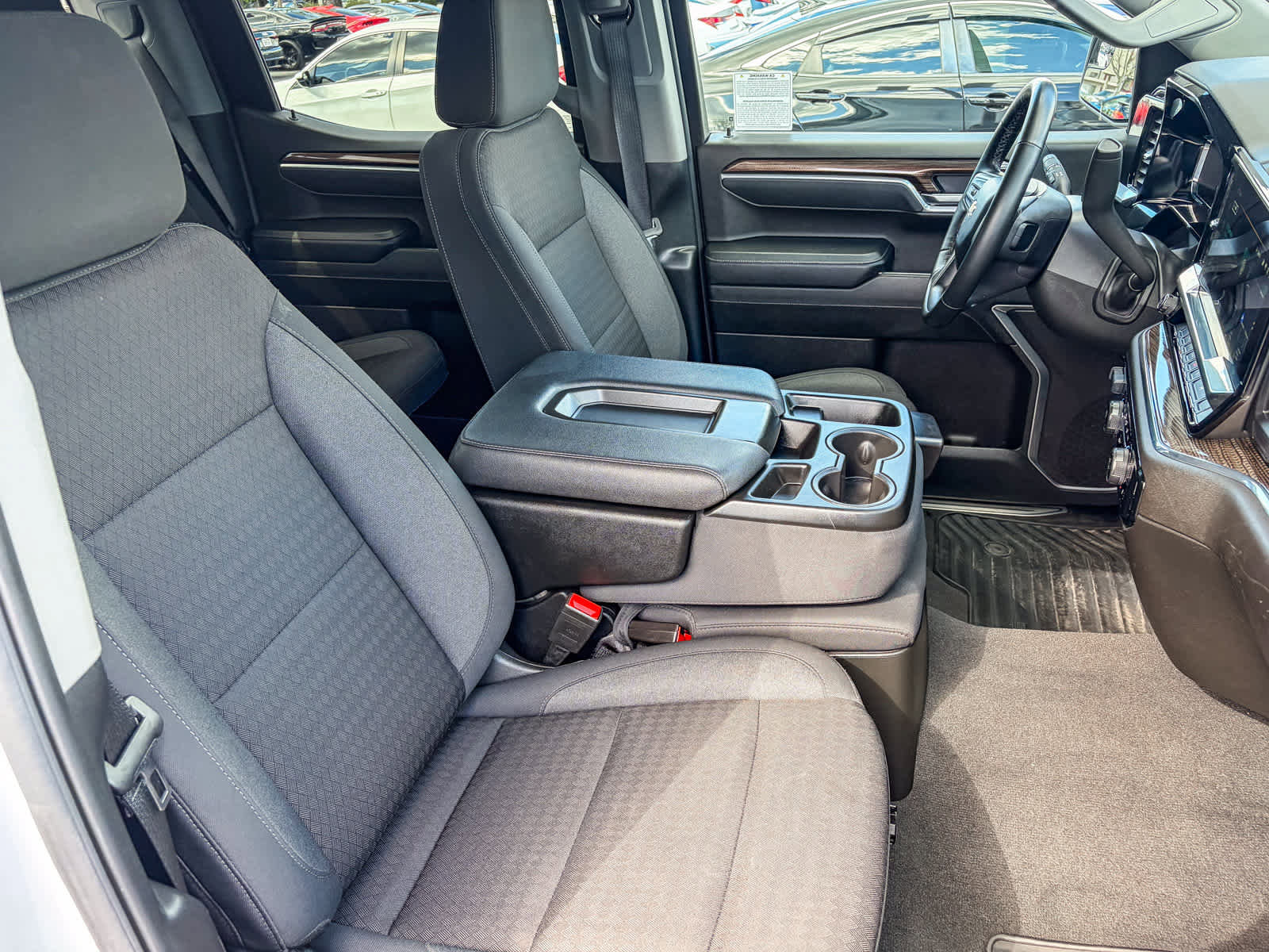 Used 2025 Chevrolet Silverado 1500 LT image 15