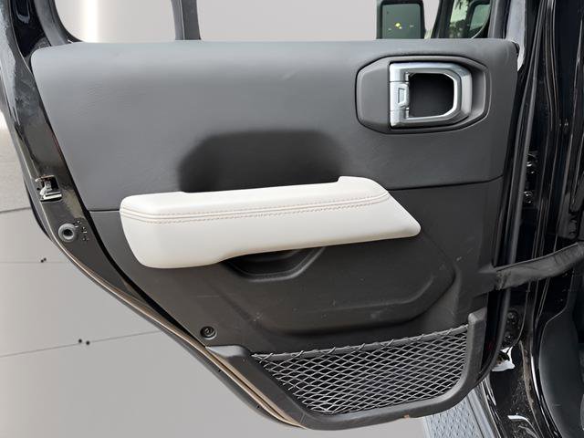 Used 2023 Jeep Gladiator Overland image 25