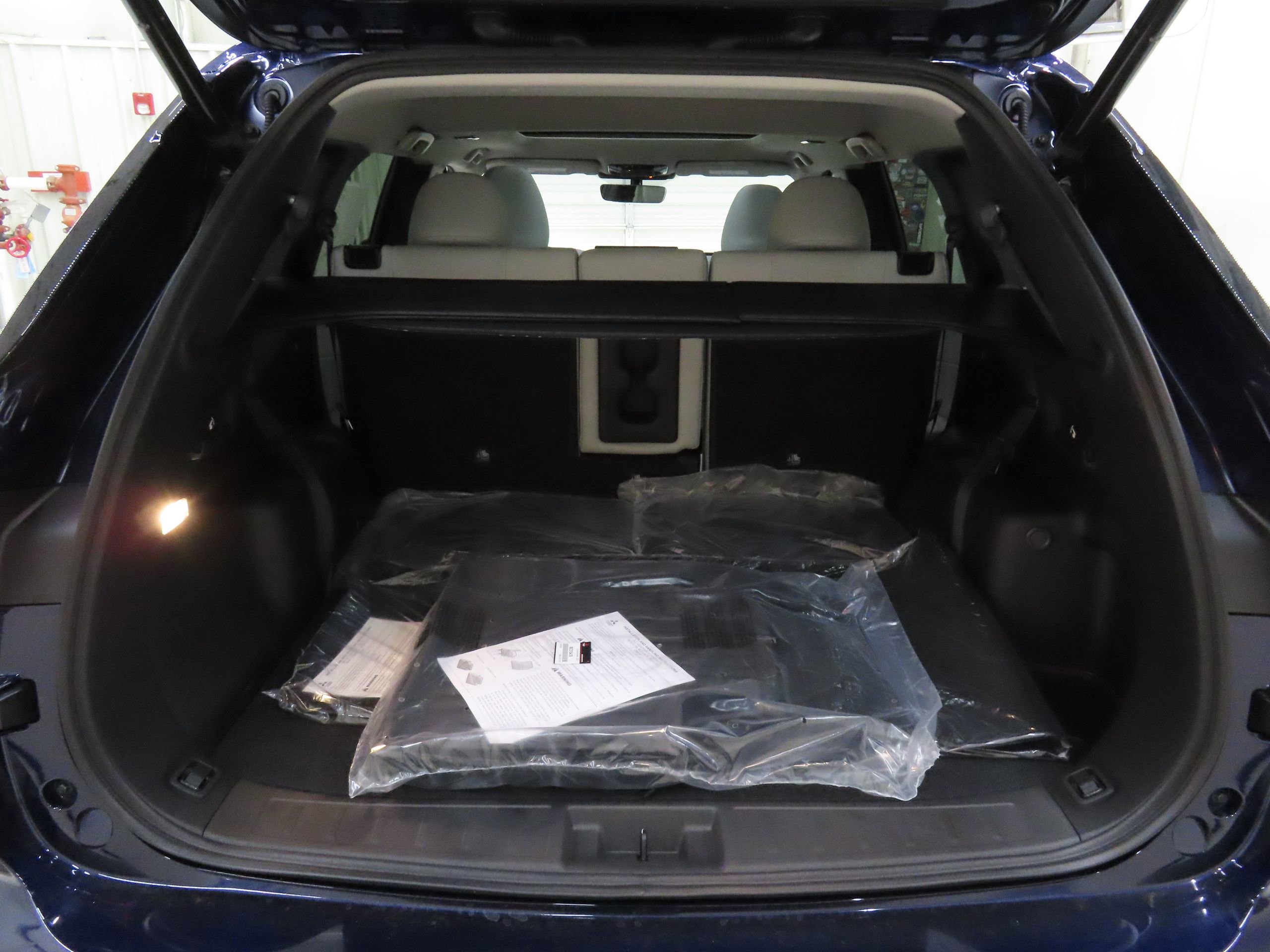 New 2025 Mitsubishi Outlander SE image 23