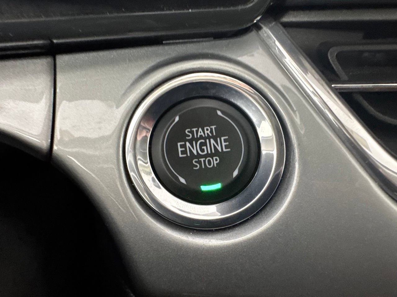 Used 2024 Chevrolet Trax LT FWD image 20