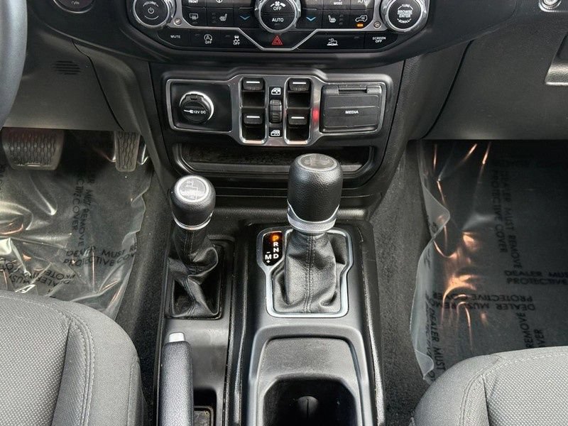 Used 2023 Jeep Wrangler Unlimited Sport AWD/4WD image 14