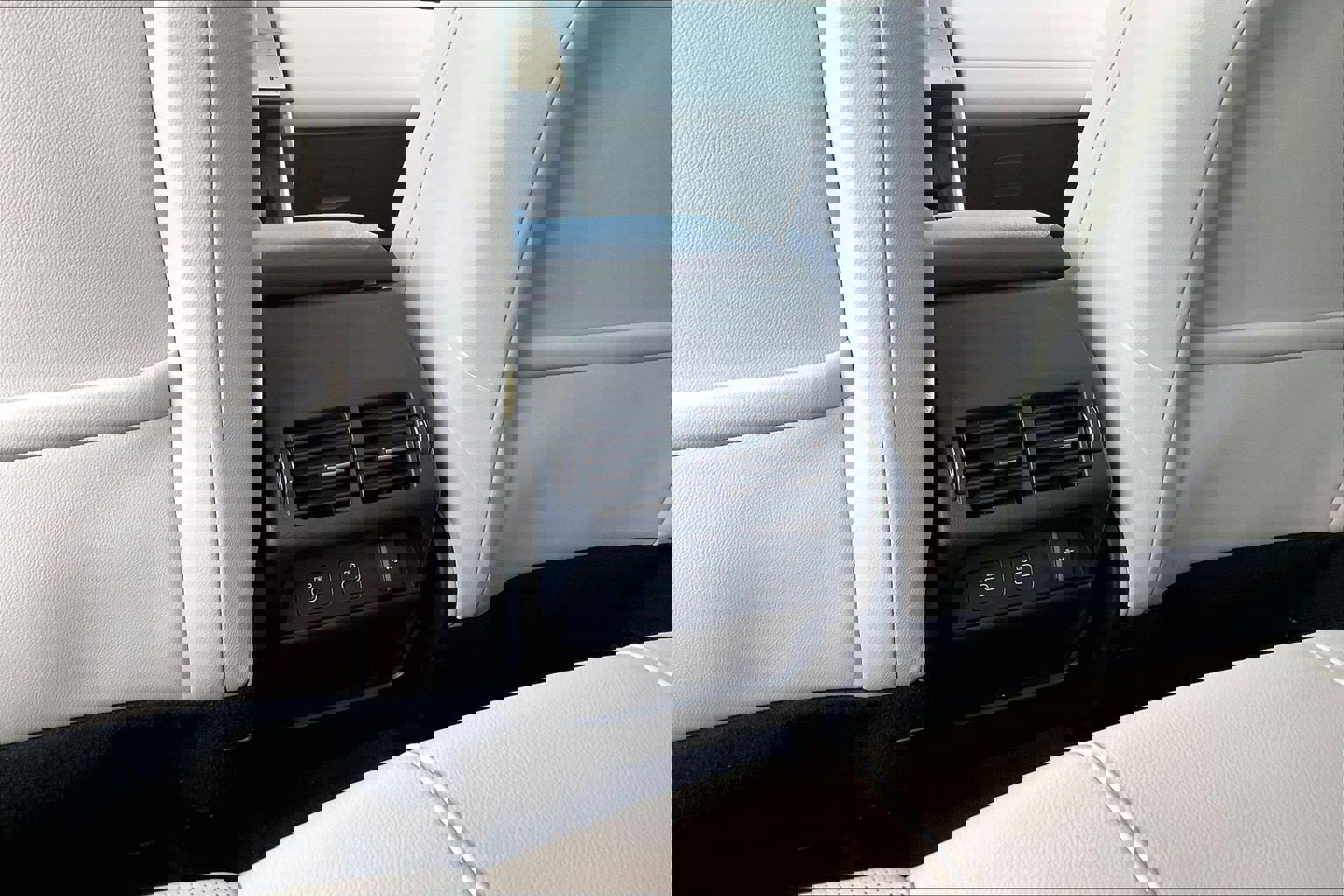 Used 2024 Land Rover Discovery Sport S AWD/4WD image 34