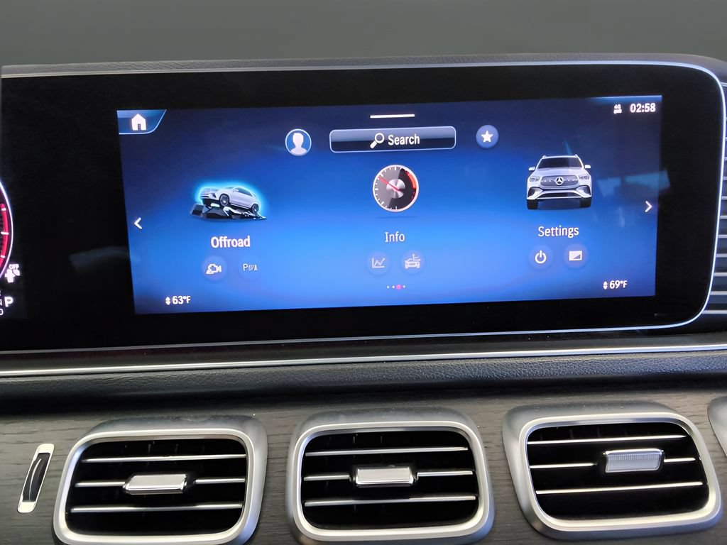 Used 2025 Mercedes-Benz GLE 350 4MATIC w/ AMG Line Exterior image 21