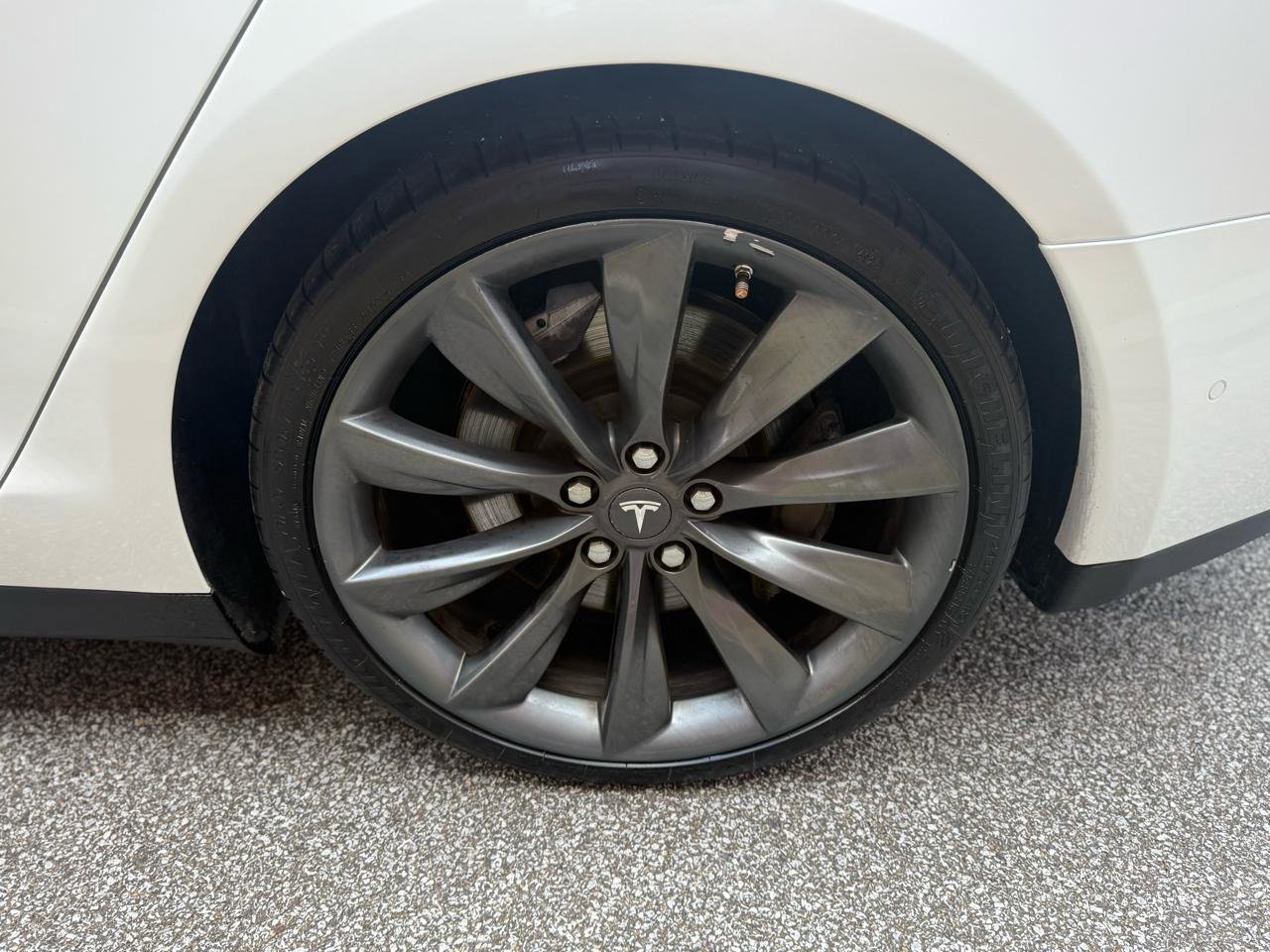 Used 2016 Tesla Model S 85D image 50