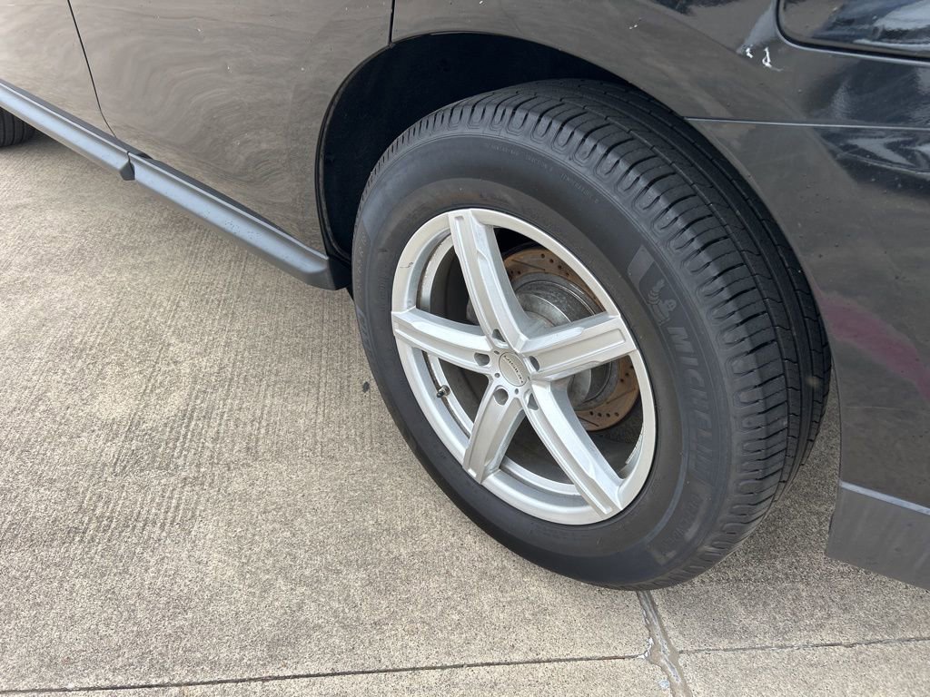 Used 2019 Nissan Pathfinder SL w/ Cargo Package image 9