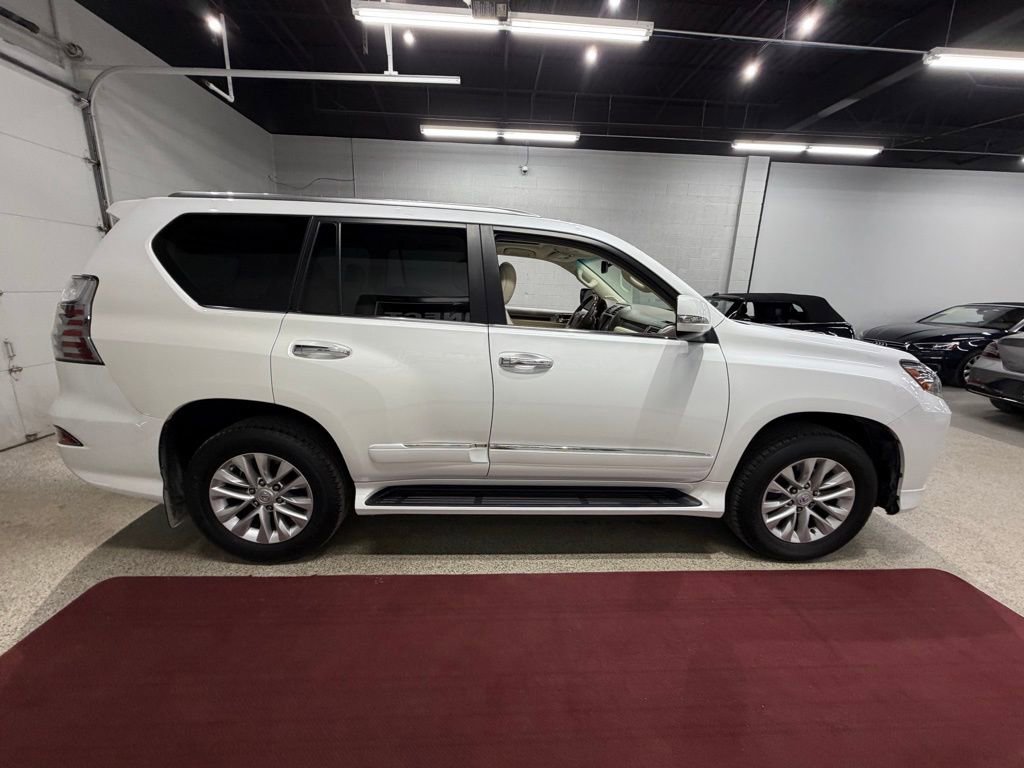 Used 2015 Lexus GX 460 w/ Premium Package image 11