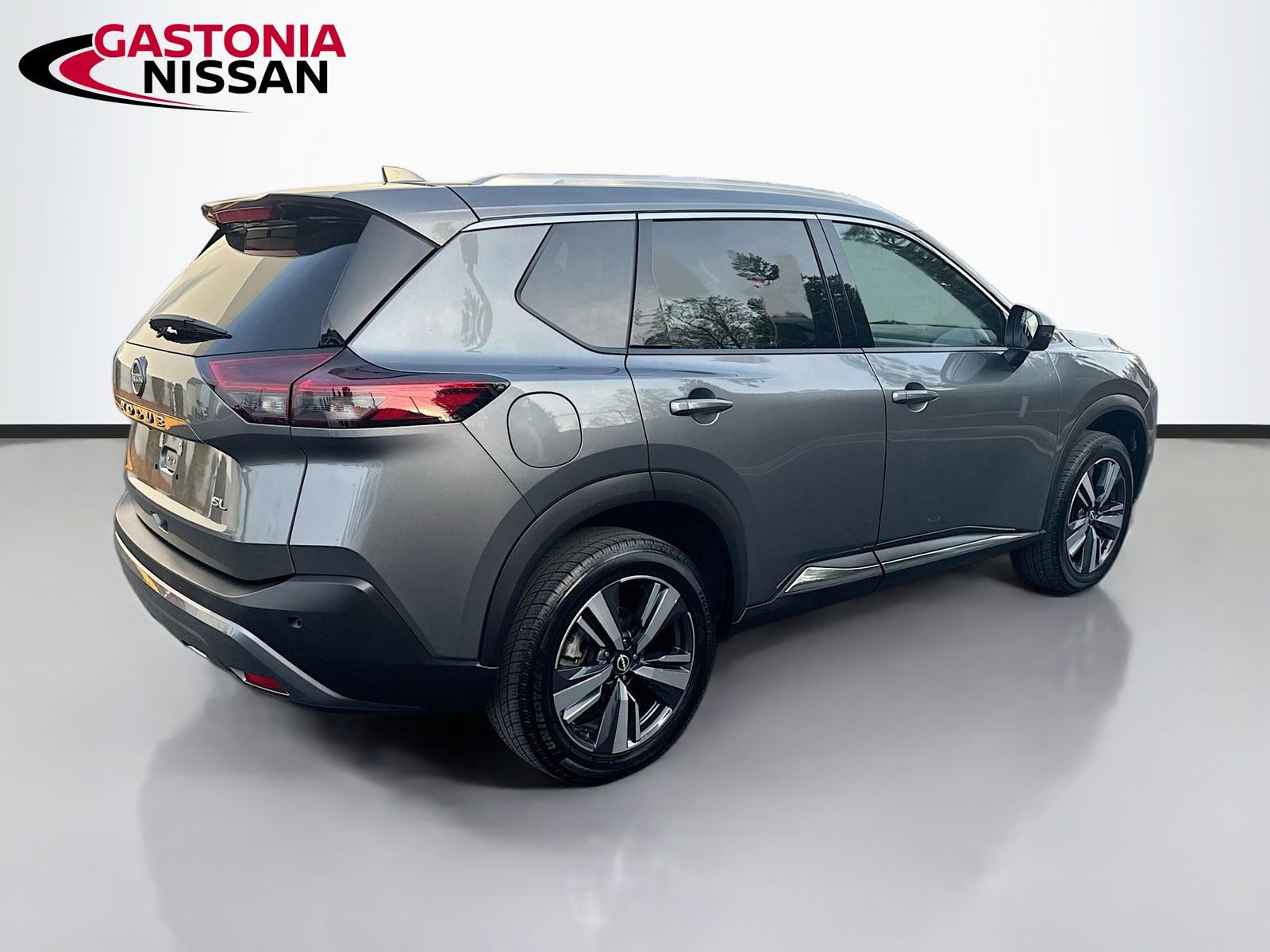 Used 2023 Nissan Rogue SL image 9