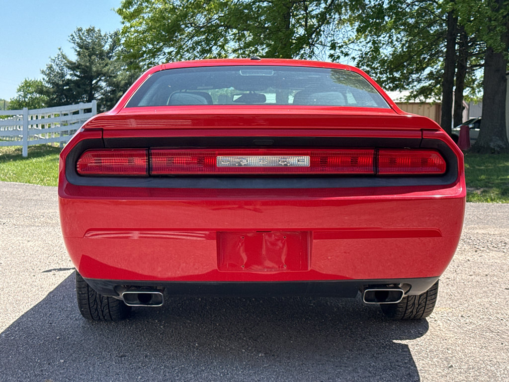 Used 2013 Dodge Challenger R/T RWD image 4