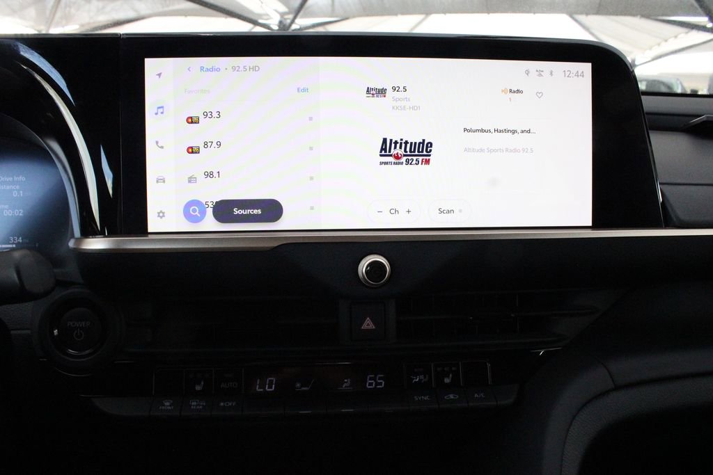 Certified 2023 Toyota Crown XLE image 5