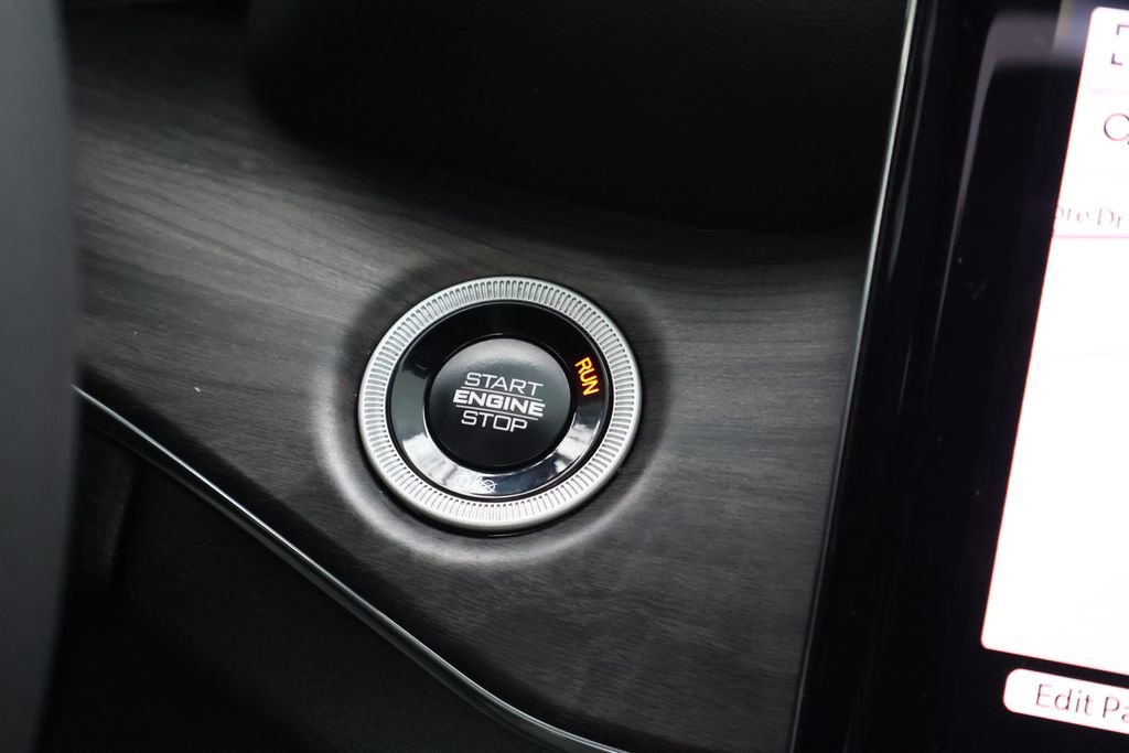 Used 2024 Jeep Grand Cherokee Overland image 24