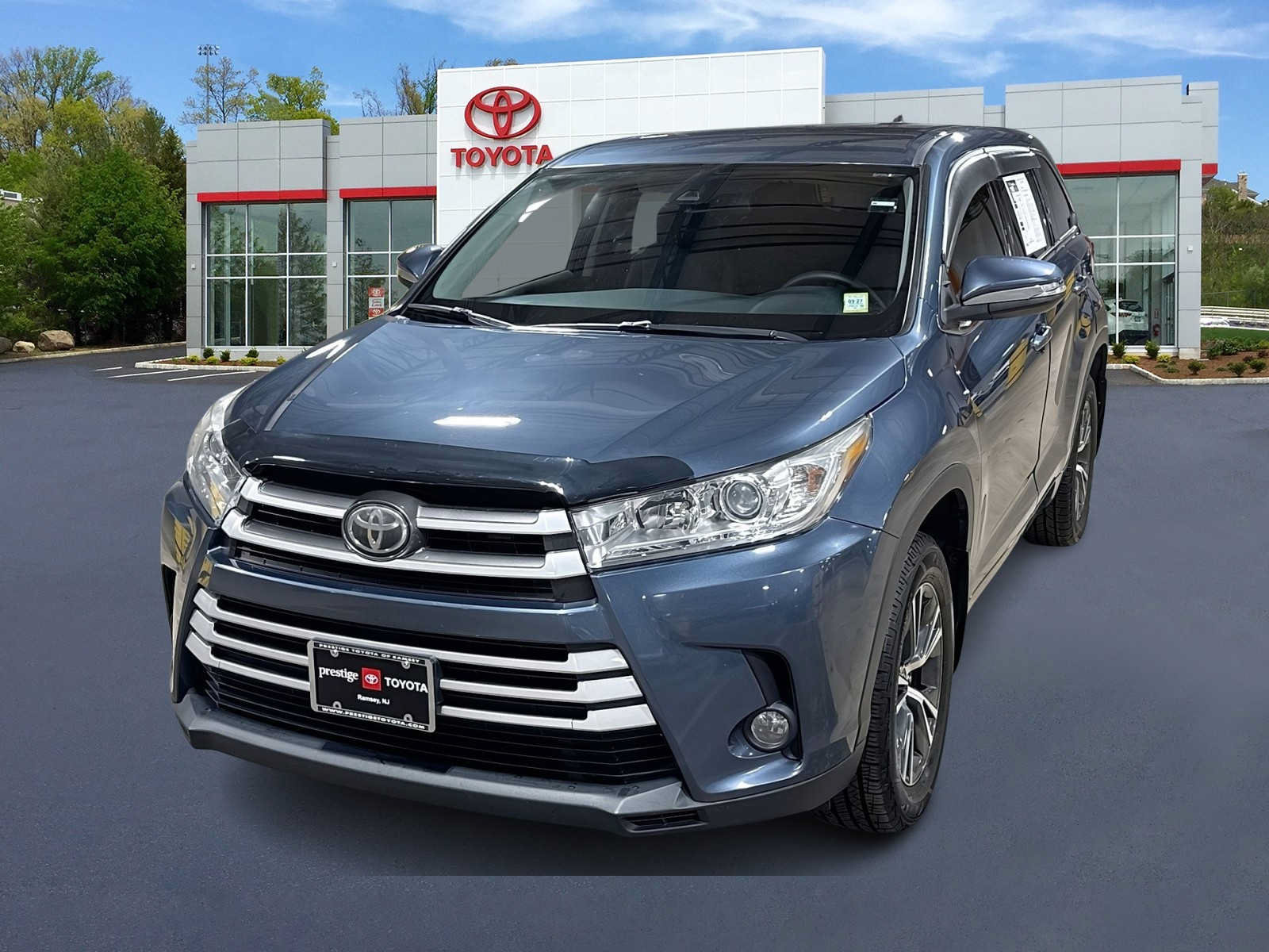 Certified 2017 Toyota Highlander Plus w/ Carpet Mat Package
