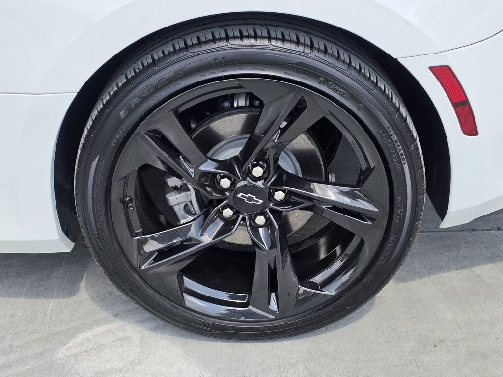 Used 2023 Chevrolet Camaro LT w/ RS Package image 34