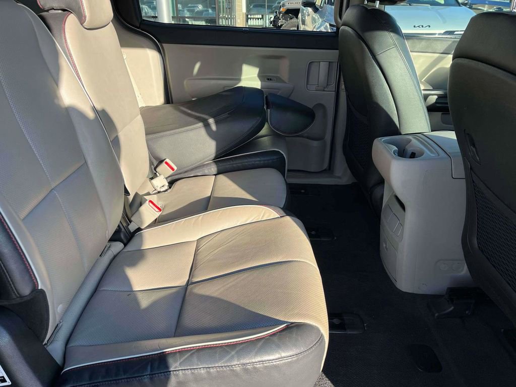Used 2020 Kia Sedona EX image 8