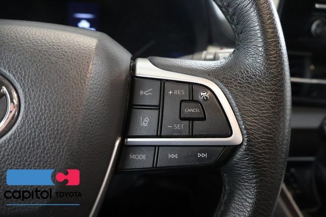 Used 2023 Toyota Sienna XLE FWD image 20