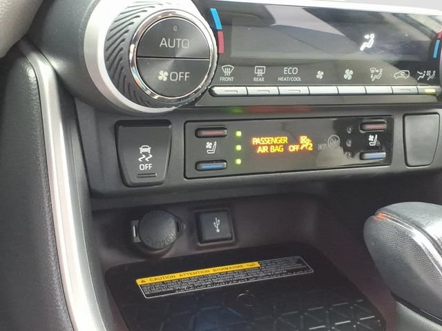 Used 2020 Toyota RAV4 Limited AWD/4WD image 16