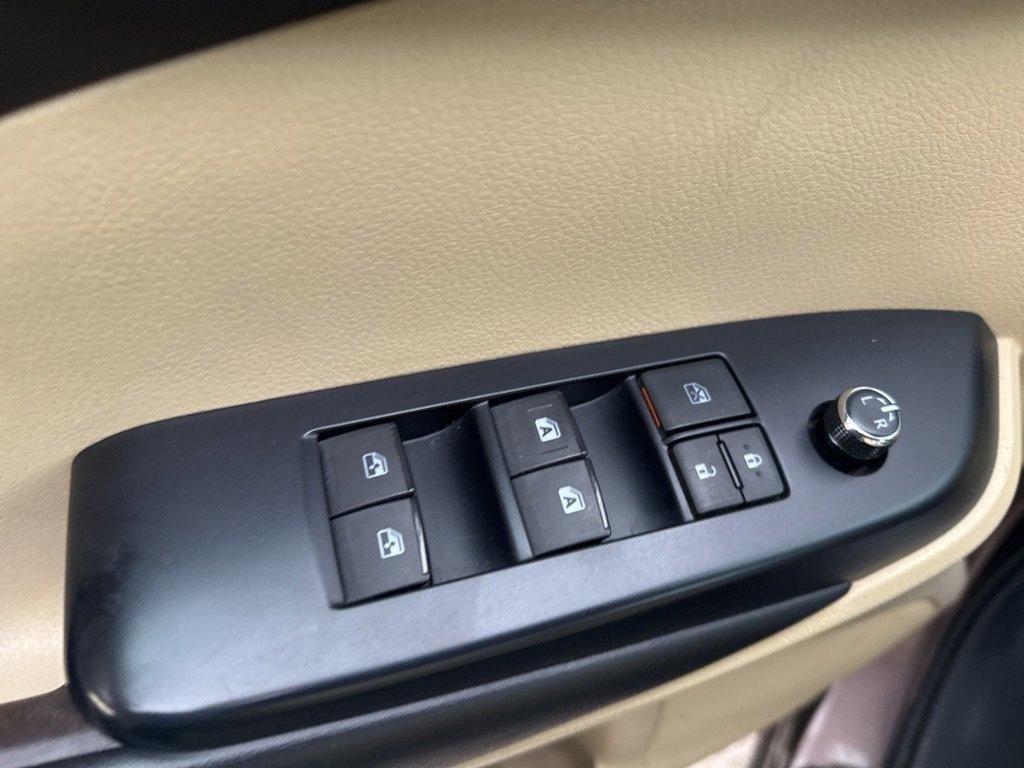 Used 2018 Toyota Highlander Plus image 14