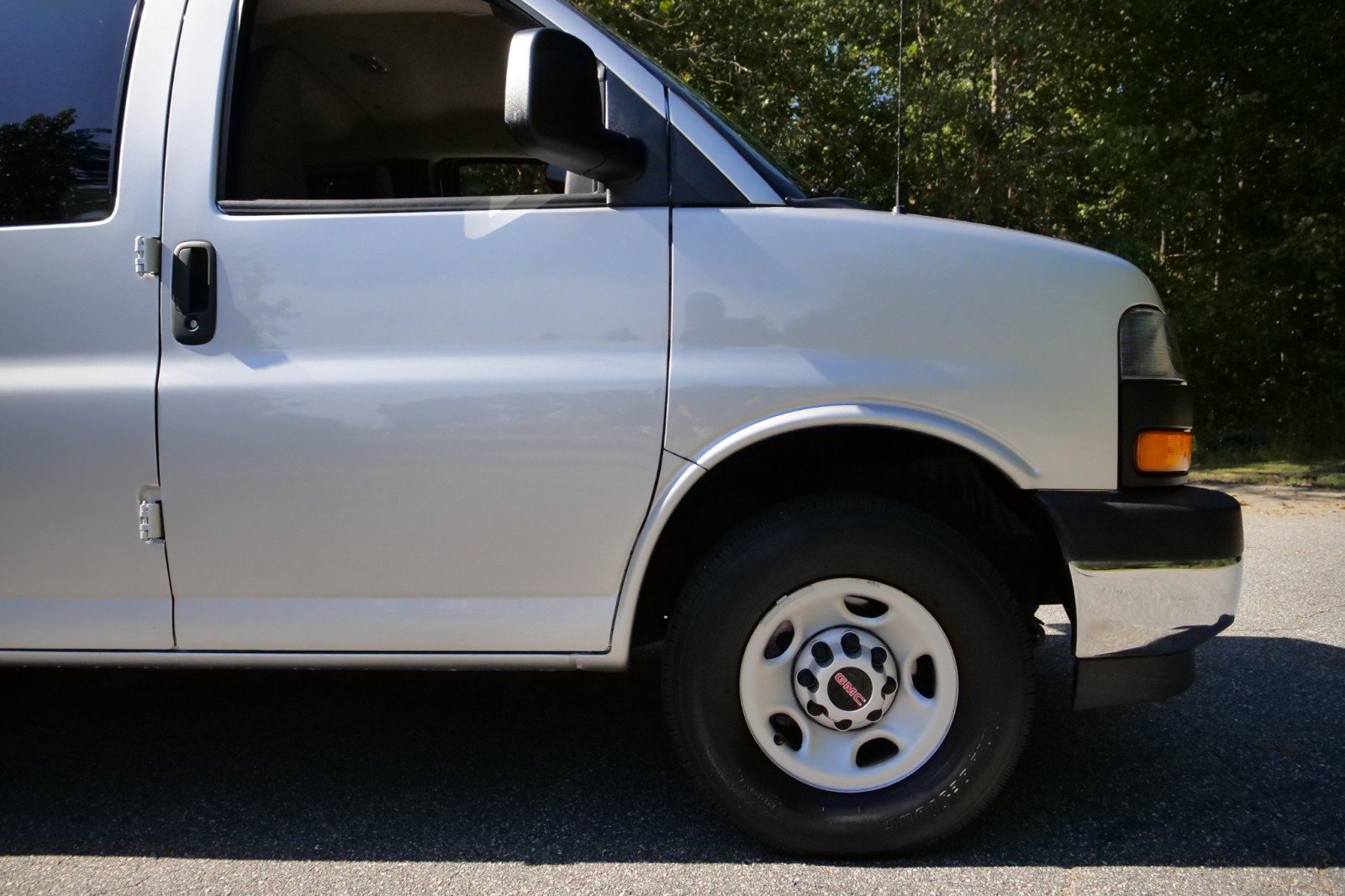 Used 2022 GMC Savana 2500 w/ Communications Package RWD image 29