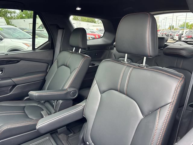 Used 2025 Honda Pilot TrailSport image 28