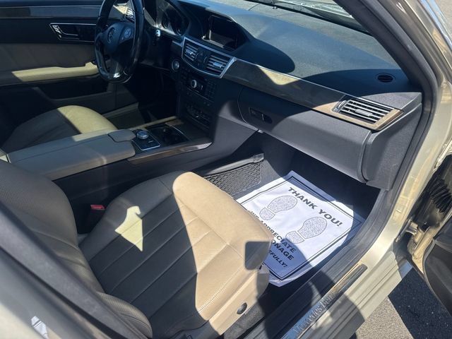 Used 2010 Mercedes-Benz E 550 4MATIC Sedan image 32