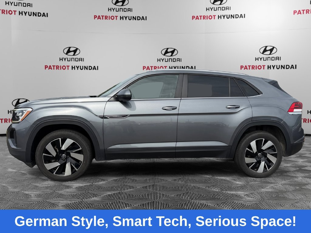Used 2024 Volkswagen Atlas Cross Sport SE FWD image 6