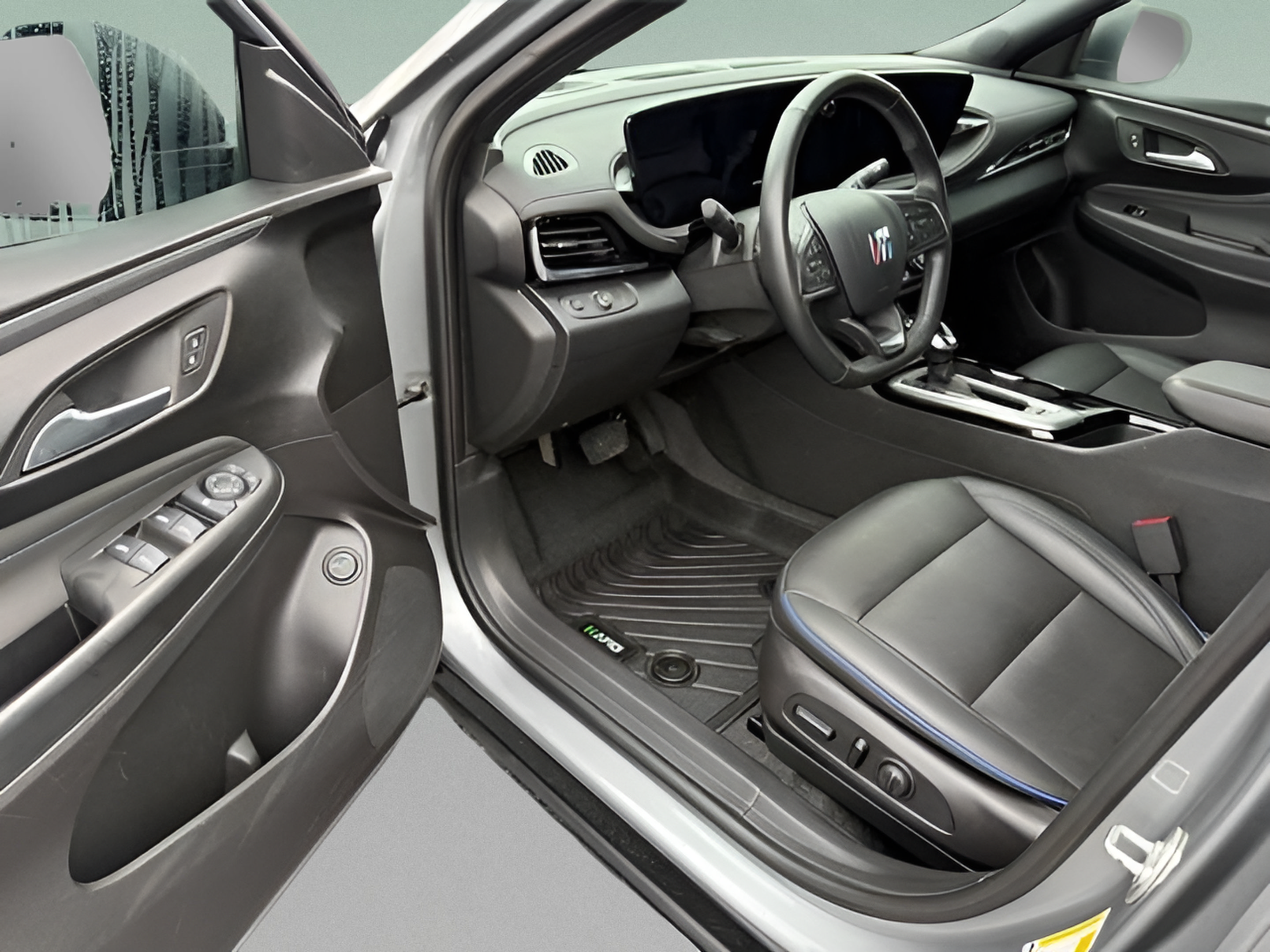 Used 2025 Buick Envista Sport Touring w/ Convenience I Package FWD image 16