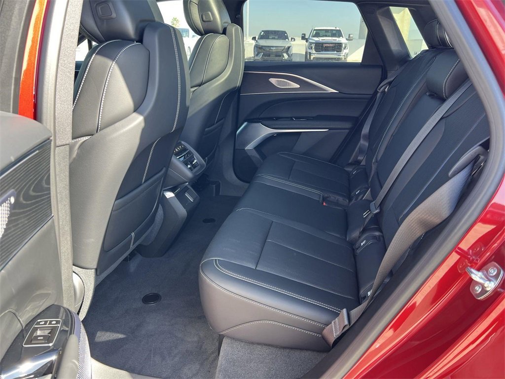 New 2026 Cadillac Lyriq V image 27