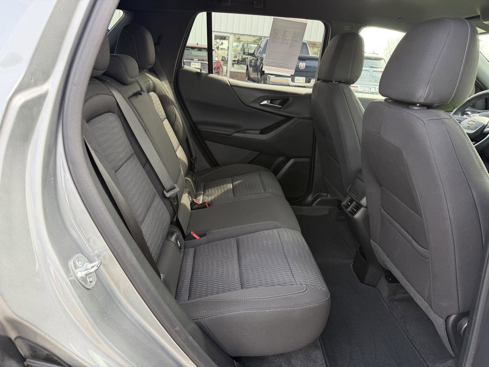 Used 2025 Chevrolet Equinox LT w/ Safety and Technology Package image 22