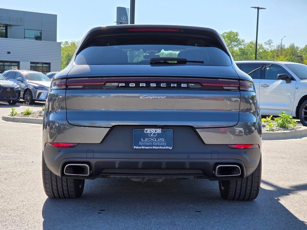 Used 2024 Porsche Cayenne image 30