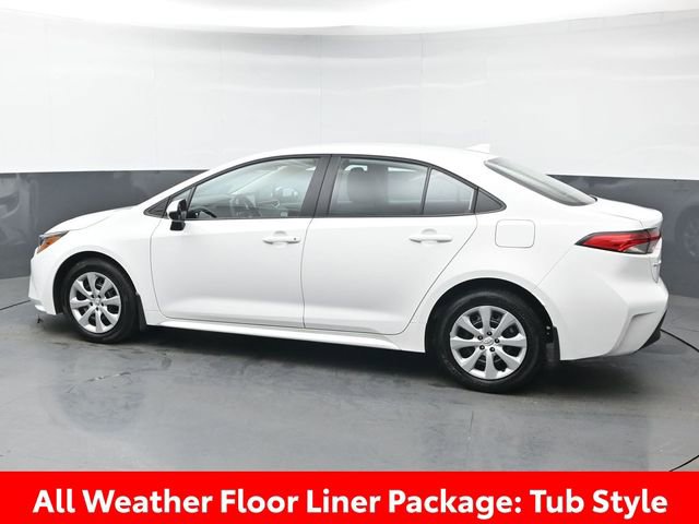 Used 2025 Toyota Corolla LE FWD image 4