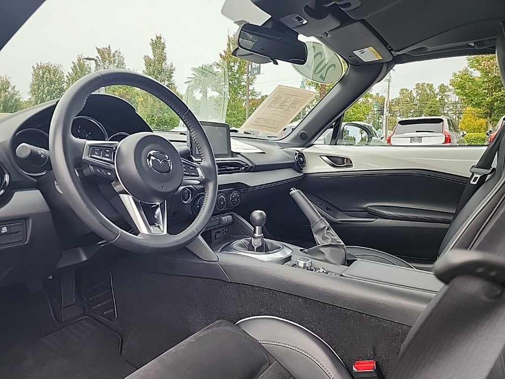 Used 2023 MAZDA MX-5 Miata Club RWD image 11