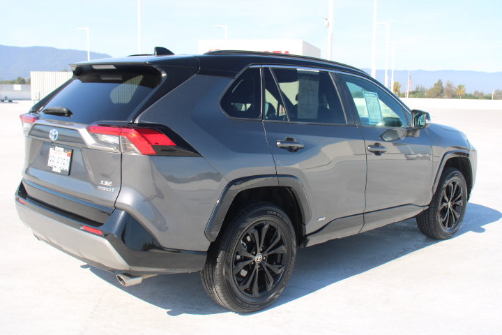 Used 2022 Toyota RAV4 XSE AWD/4WD image 3