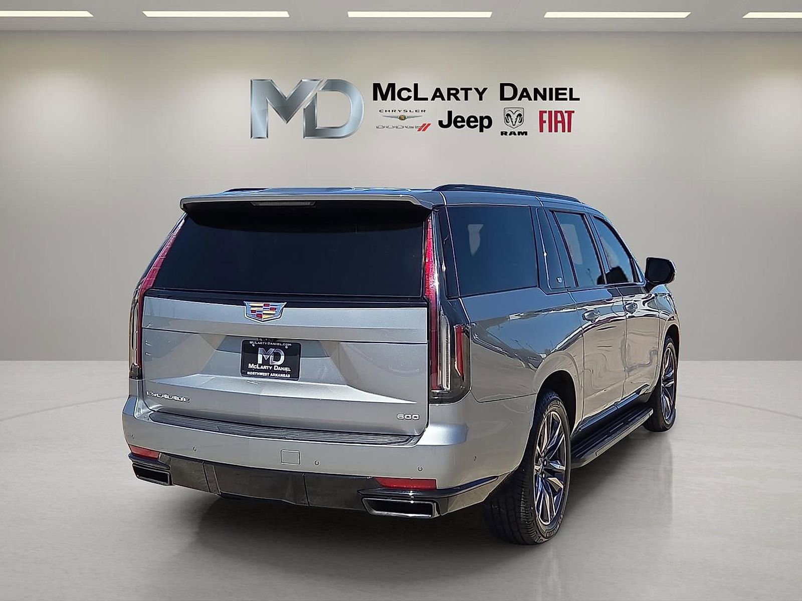 Used 2023 Cadillac Escalade ESV Sport Platinum image 5