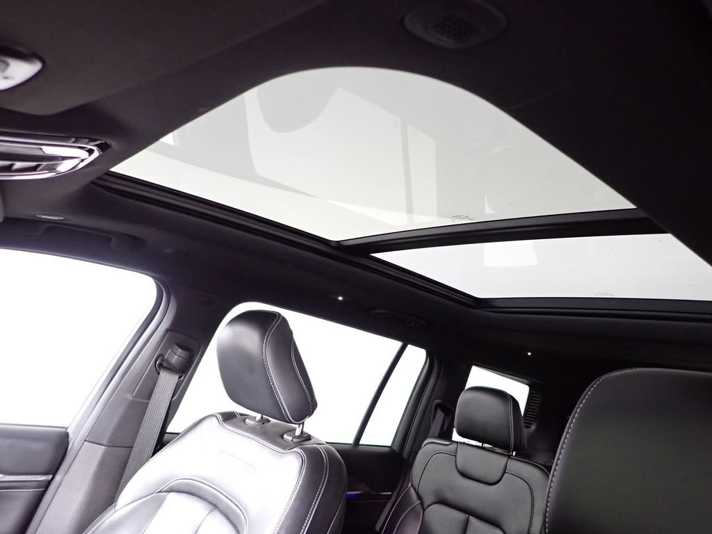 Used 2024 Jeep Grand Cherokee L Overland AWD/4WD image 10