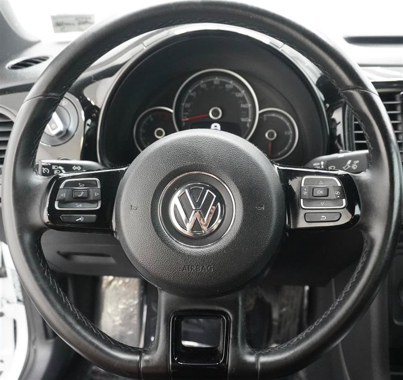 Used 2018 Volkswagen Beetle 2.0T S w/ Style & Comfort Package For S FWD image 12