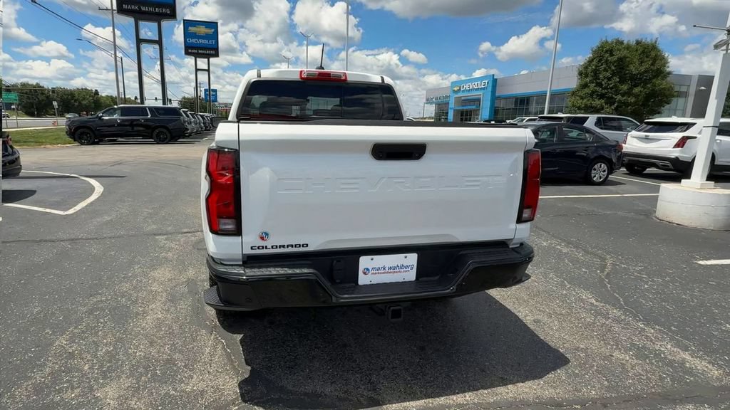 Used 2025 Chevrolet Colorado Z71 AWD/4WD image 7