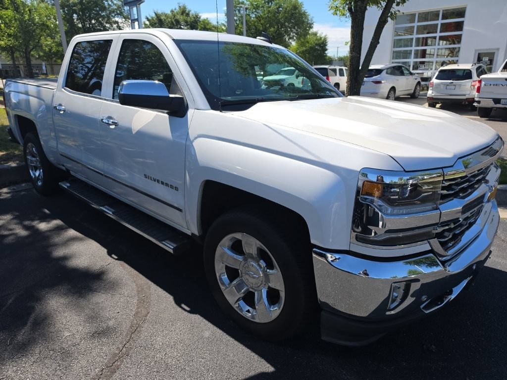 Used 2018 Chevrolet Silverado 1500 LTZ w/ Sport Package AWD/4WD image 10