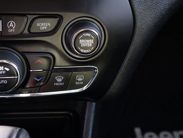 Used 2019 Jeep Cherokee Limited image 29