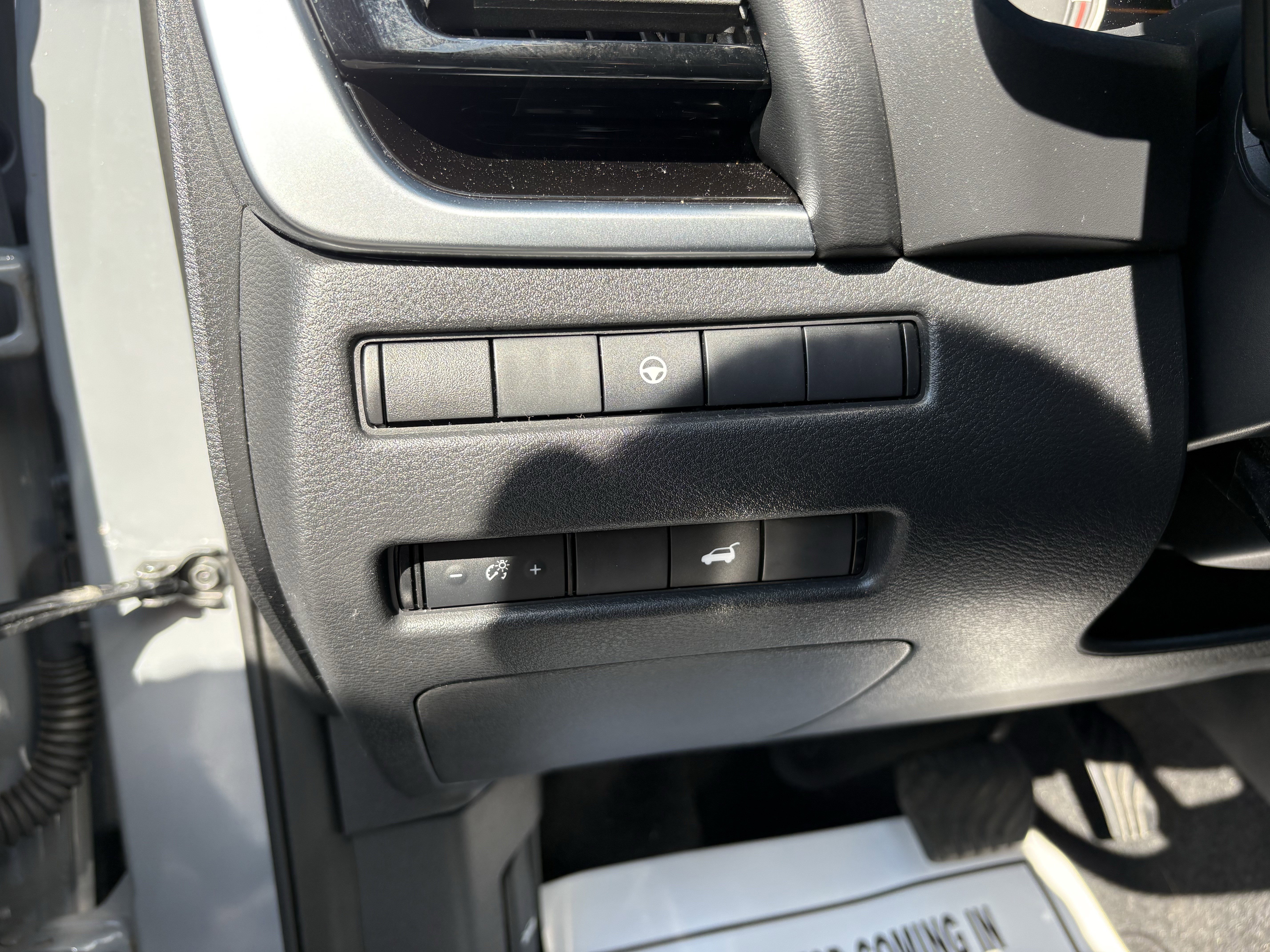 Used 2022 Nissan Rogue SL w/ SL Premium Package image 18